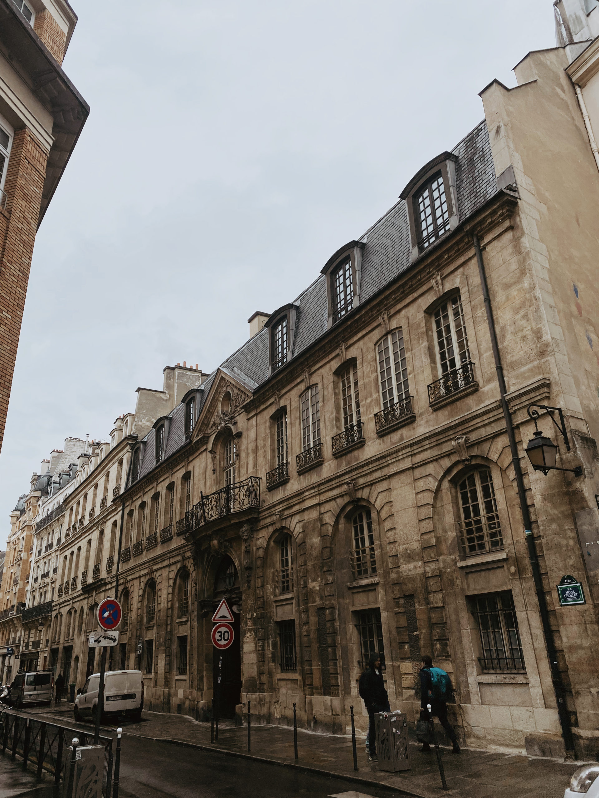 Things to do in Paris - walk around Le Marias