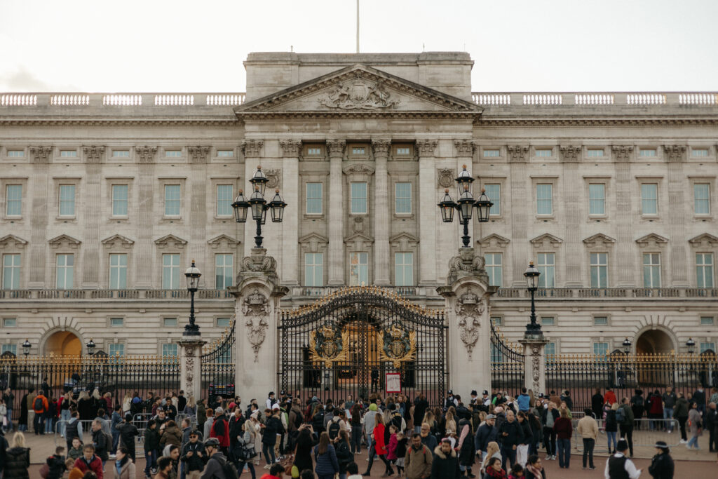 things to do in london - buckingham palace